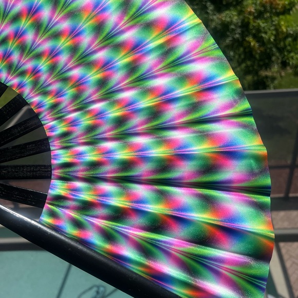 UV Fabric Trippy Peacock Folding Bamboo Hand Fan Bamboo Rave Clacking EDM EDC - Picture 3 of 3